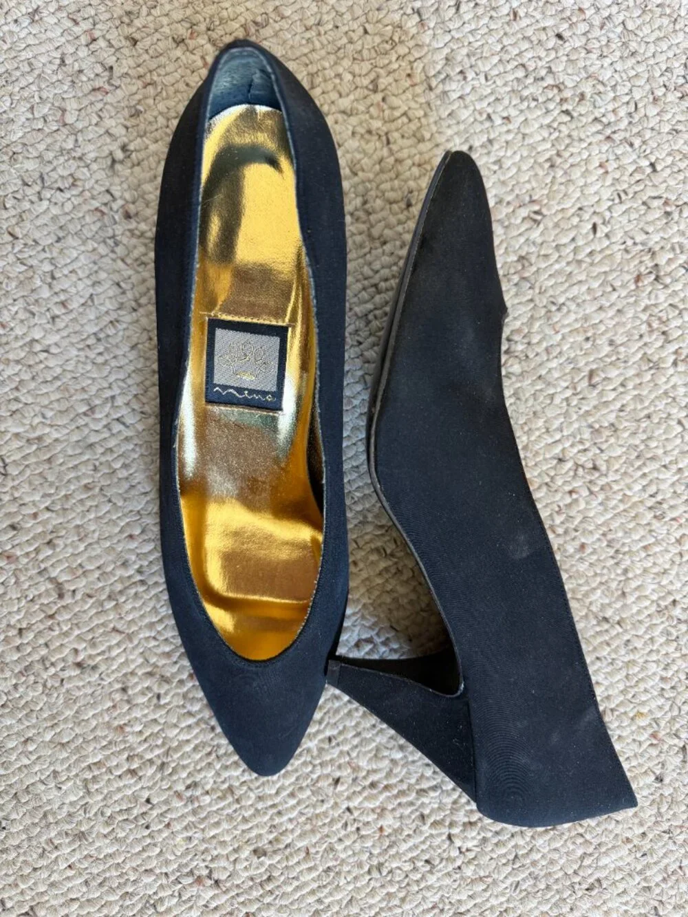Nina Black Pumps Heels Classy Simple Timeless Sz 9.5 M